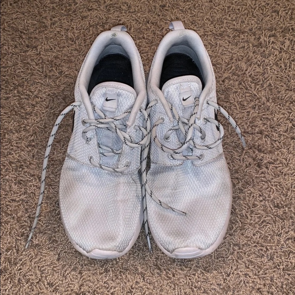 Grey Nike Rosche - Size 8.5